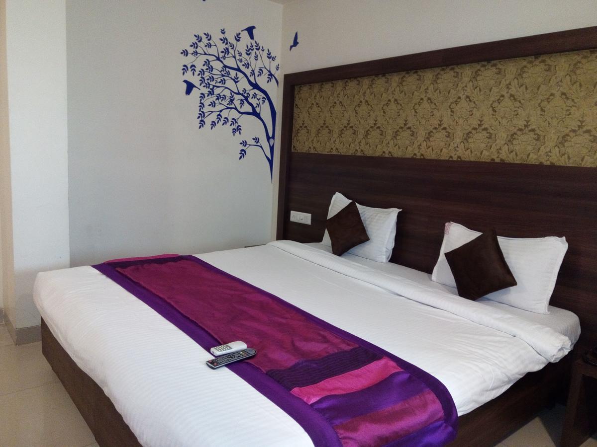 Hotel Veer Residency Panvel Exterior foto